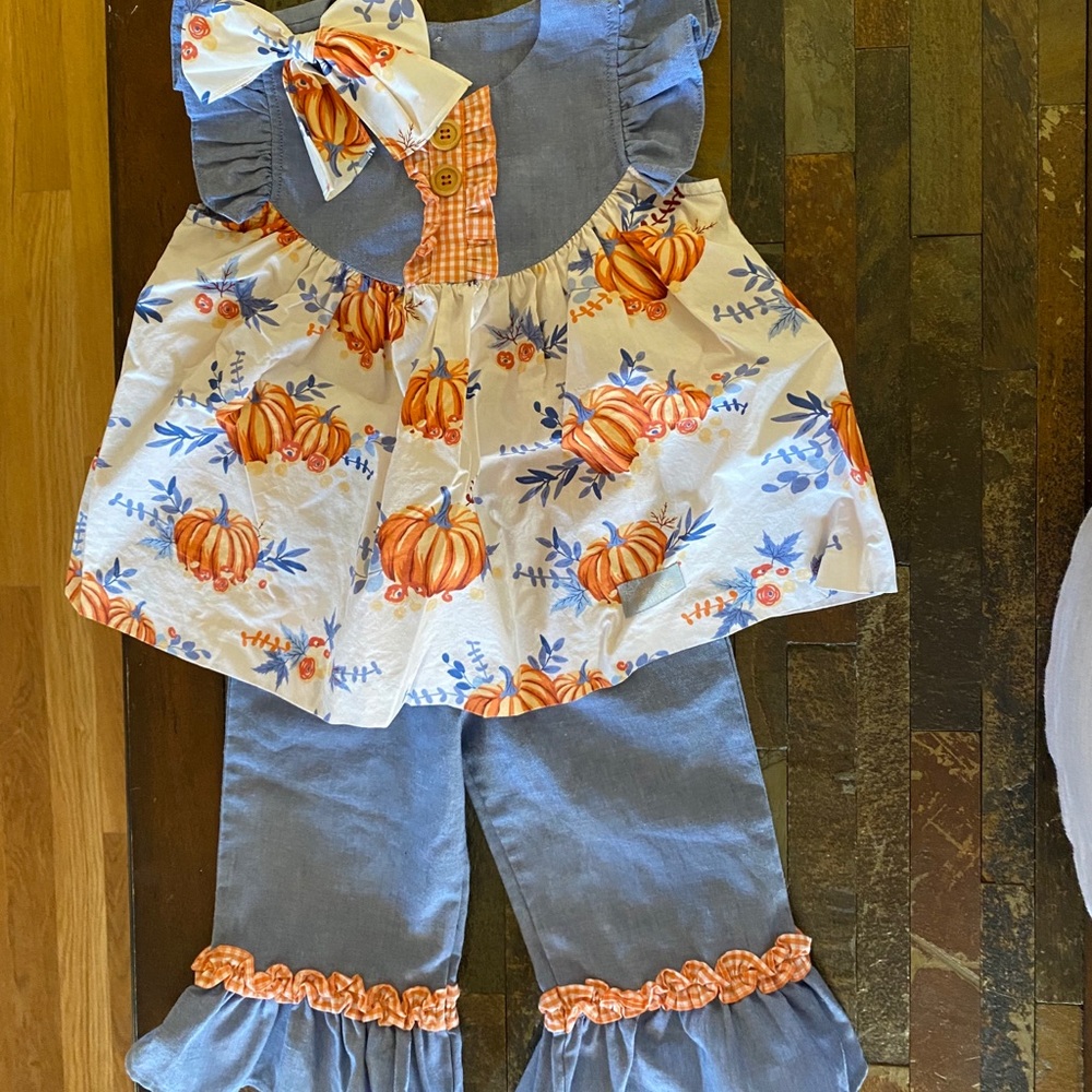 Eleanor rose top size 3/4 bottom size 2